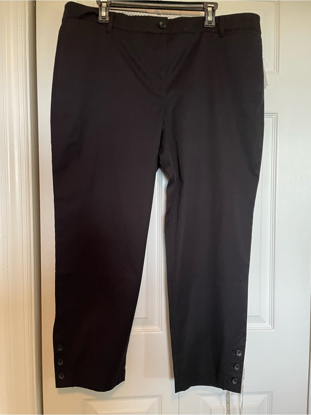 NWT Talbots sz 18 Perfect Crop Slim Leg Crop Length black chinos button detail